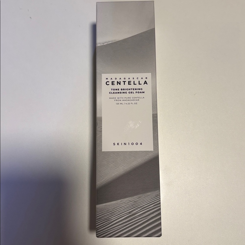Madagascar Centella Tone Brightening Cleansing Gel Foam